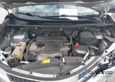 2015 Toyota Rav4 Le z USA, uszkodzony, nr VIN JTMZFREV8FD057319